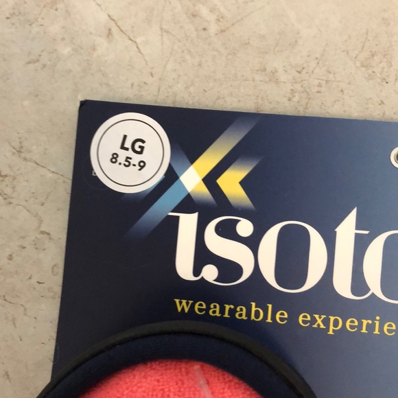 Isotoner flip flops Brand NEW! - Picture 2 of 3